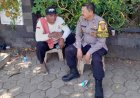 Ajak Harkamtibmas, Bhabinkantibmas Desa Parakan Polsek Cikampek Sambang Warga 