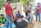Bhabinkamtibmas di Telukjambe Timur Sambangi Warga di Depan RSUD Karawang