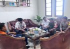 Sinergitas Bhabinkantibmas Polsek Cikampek bersama Babinsa Sambang Kades Cikampek Kota Ajak Harkamtibmas 