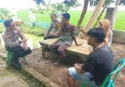 Kapolsek Tirtajaya gelar kegiatan Jumat Curhat bersama Bhabinkamtibmas Polsek Tirtajaya dan Masyarakat Desa Tambaksari