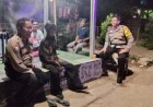 Anggota Bhabinkamtibmas Polsek Klari Patroli Malam, Sasar Warga yang Melaksanakan Ronda di Pos Kamling