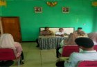 Bhabinkamtibmas Bersama Perangkat Desa Kemiri Hadiri Rapat Minggon Desa Kemiri Kec.Jayakerta