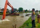 Bhabinkamtibmas Polsek Rengasdengklok, Giat Monitoring Normalisasi Saluran Sungai Desa Binaan
