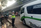 Pelayanan Pagi Unit Lantas Polsek Cikampek Gatur di Depan Pos Tiga Cikampek 