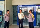 Patroli Siang Hari, Personil Polsek Rengasdengklok Kunjungi Bank BRI Rengasdengklok