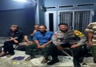 Patroli Prekat Malam, Bhabinkamtibmas Polsek Rengasdengklok Sambangi Warga Petugas Ronda