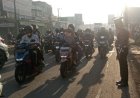 Unit Lantas Polsek Klari Pastikan Arus Lalin Lancar, Lakukan Gatur di Arteri Klari Kosambi