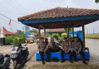 Patroli Połsek Cikampek Pantau Situasi Kantibmas Desa Kertawaluya Pasca Insiden Pesawat Jatuh 
