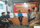 Bhabinkamtibmas Kontrol Kamtibmas Lingkungan Bersama Warga saat Giat Ngawangkong