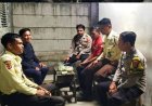 Patroli Dialogis Malam Hari, Polsek Rengasdengklok Melaksanakan Sambang Warga