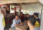Anggota Polsek Batujaya menyampaikan himbauan Kamtibmas disiang hari