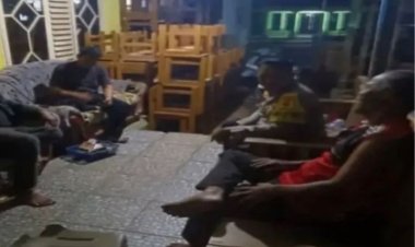 Bhabinkamtibmas Ikut Serta Dalam Giat Ronda Bersama Warga