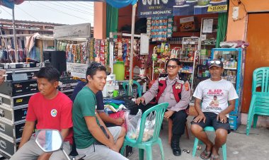 Kanit Sabhara Polsek Batujaya laksanakan Patroli Dialogis dan Sambangi Masyarakat untuk memberikan arahan dan himbauan