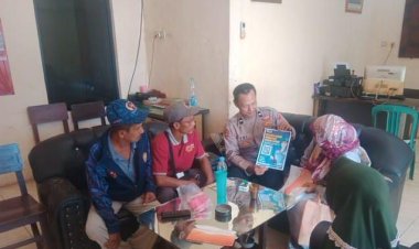 Anggota Polsek pedes Sosialisasikan Barcode Lapor Propam Dan Patroli Ke Masyarakat