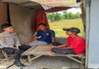 Sosialisasikan TPPO, Anggota Bhabinkamtibmas Polsek Rengasdengklok Sambangi Warga Desa Kertajaya
