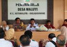 Hadiri Rapat Minggon Desa, Bhabinkamtibmas Polsek Rengasdengklok, Sampaikan Himbauan Kamtibmas