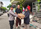 Aksi Nyata Polri Peduli, Kapolres Karawang Salurkan Tali Asih untuk Warga Perum Karaba yang Terdampak Banjir