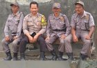 Bhabinkamtibmas Połsek Jatisari Beri Binluh kepada Linmas, Tekankan Disiplin Tugas dan Pelayanan Masyarakat ‎
