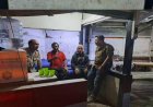 Jaga Lembur Personil Polsek Purwasari Polres Karawang Sambangi Poskamling