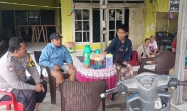 Bhabinkamtibmas Desa Kalijati Komunikasi Kamtibmas Bersama Warga