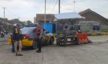 Personil Samapta Polsek Klari Patroli Humanis Jumpai Juru Parkir, Ingatkan Pesan Kamtibmas