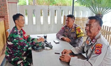 Jaga Sinergitas Bhabinkamtibmas Polri Bersama Babinsa TNI, Laksanakan Patroli  Desa Binaan