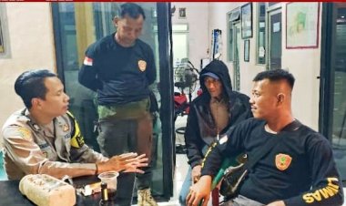 Jaga Kedekatan, Bhabinkamtibmas Polsek Rengasdengklok Laksanakan Giat Ngawangkong dengan Masyarakat