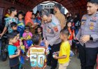 Anak-anak Terhibur, Polres Karawang Hadirkan Trauma Healing di Lokasi Banjir