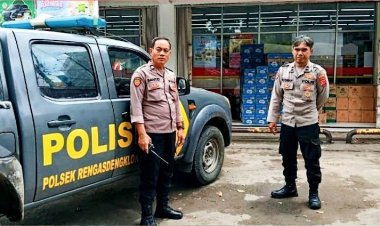 Sat Samapta Polsek Rengasdengklok, Giat Patroli Dialogis Dan Berikan Himbauan Kepada Tukang Parkir